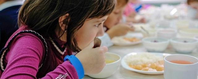 Администрация Красноармейска, ФМБА и комбинат питания «Вектор» могут согласованно замалчивать отравление детей в школе