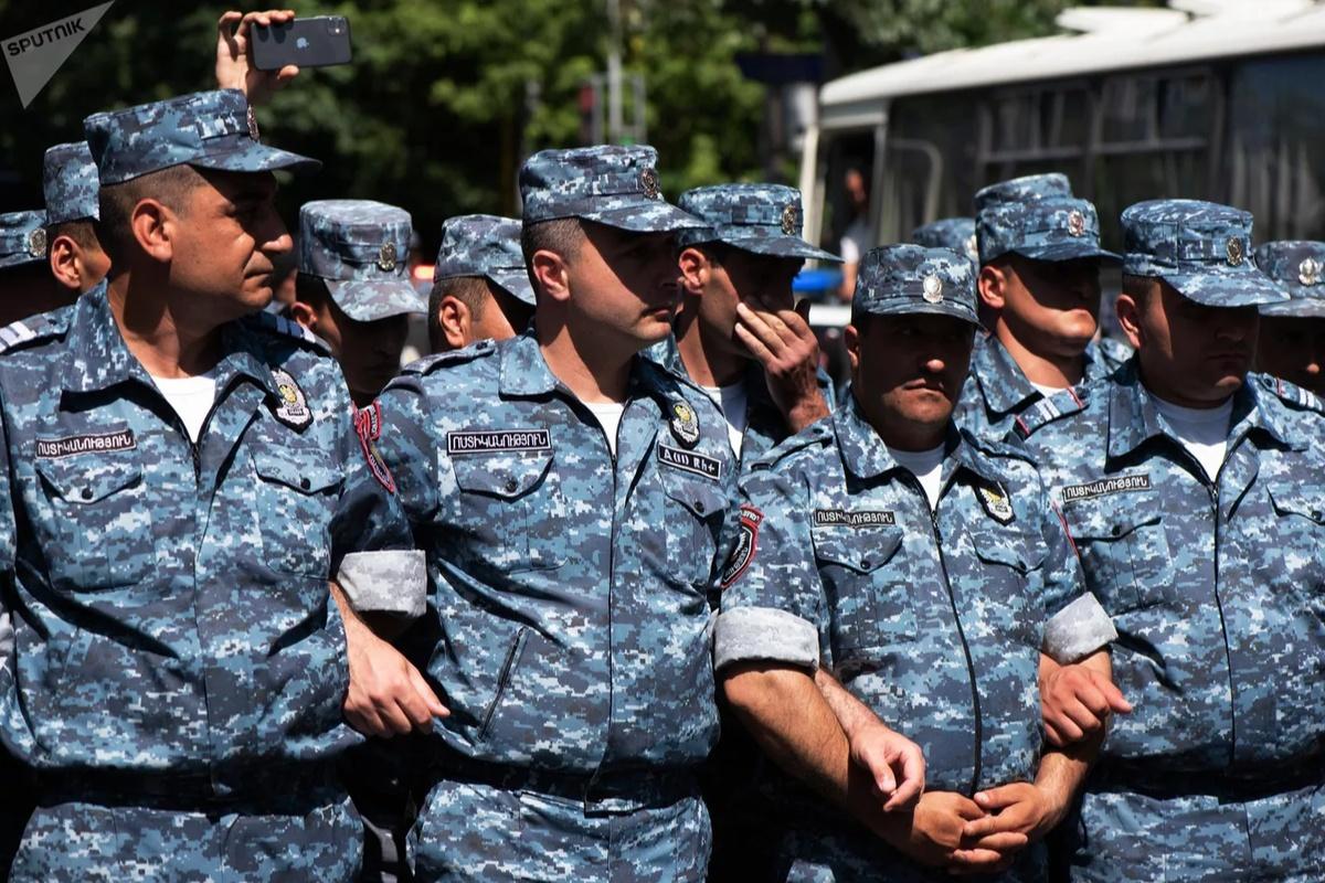 Недовольные ростом цен на общественный транспорт в Армении вышли на массовый протест