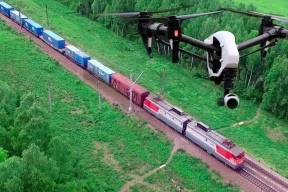 Машинисты поездов, идущих через Курскую область, сообщили о преследовании составов неизвестными дронами
