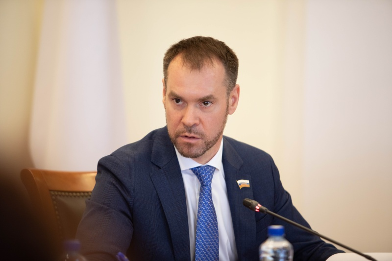 Спикер Заксобрания Сергей Жестянников: В Вологодской области необходимо освободить членов семей участников СВО от уплаты ряда госпошлин