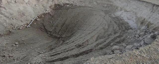 DNA: в Турции в провинции Конья появилась воронка глубиной 15 метров
