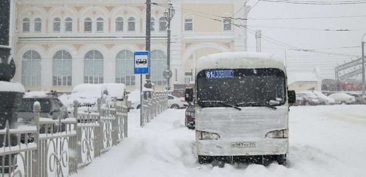 В Хабаровске выбран лучший новогодний автобус