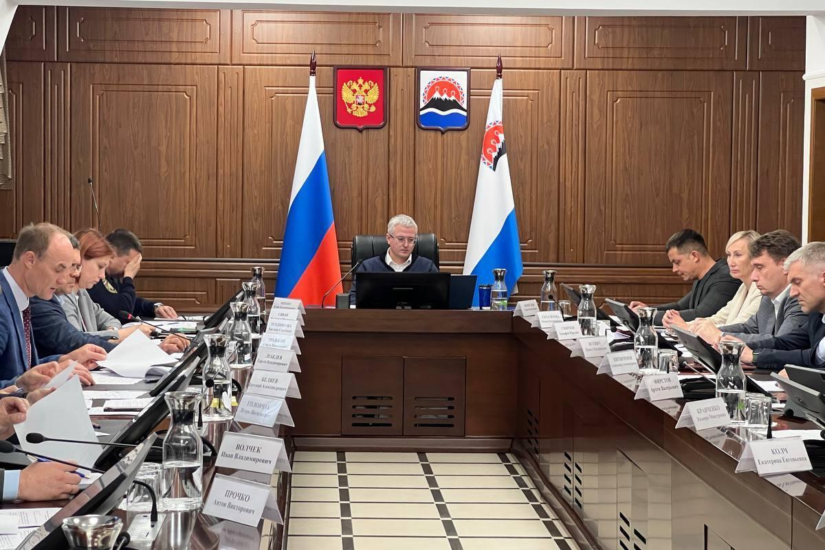 Губернатор Камчатки Владимир Солодов провел заседание штаба по ликвидации последствий землетрясения