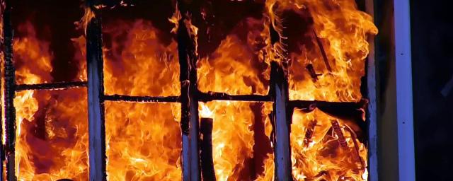 В оренбургском поселке Красный коммунар сгорел частный дом