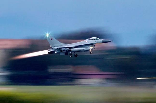 Эксперт Меркурис рассказал о российской ракете, способной сбивать истребители F-16