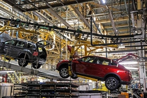 Мантуров оценил шансы возвращения Renault в Россию