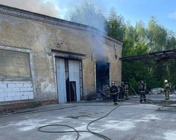 В Нижнем Новгороде произошёл пожар в цехе по переработке пластика на «Красной Этне»