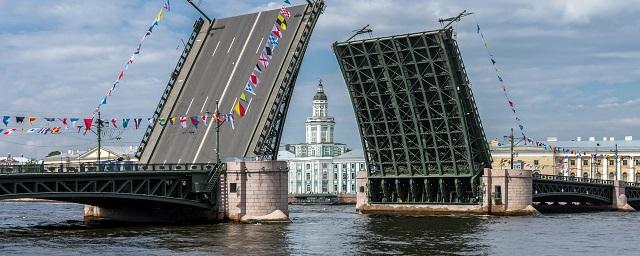 Власти Петербурга планируют ввести туристический сбор