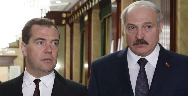 Лукашенко обсудил с Медведевым планы российско-белорусского сотрудничества