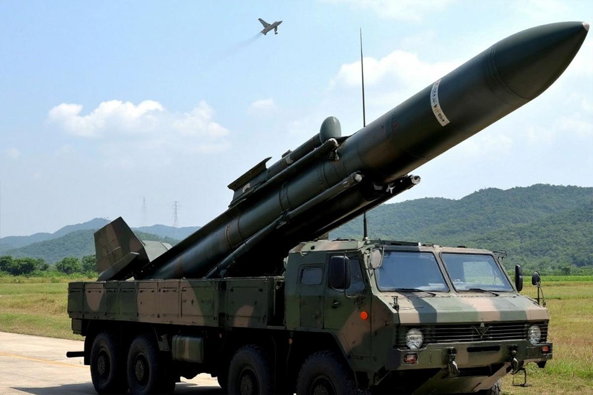 Пекин жестко пригрозил Токио из-за ракет у границ РФ и КНР