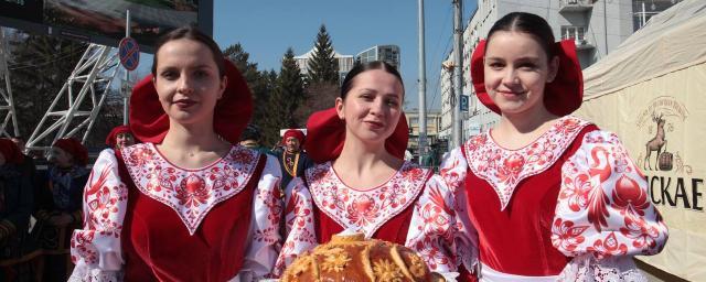 Белорусская ярмарка открылась на площади Ленина в Новосибирске 22 апреля