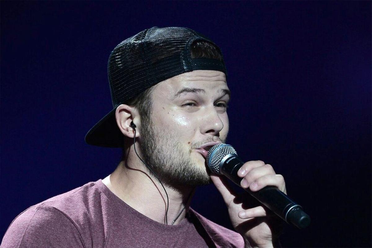 В Польше осудили бандеровский флаг на концерте Макса Коржа в Варшаве