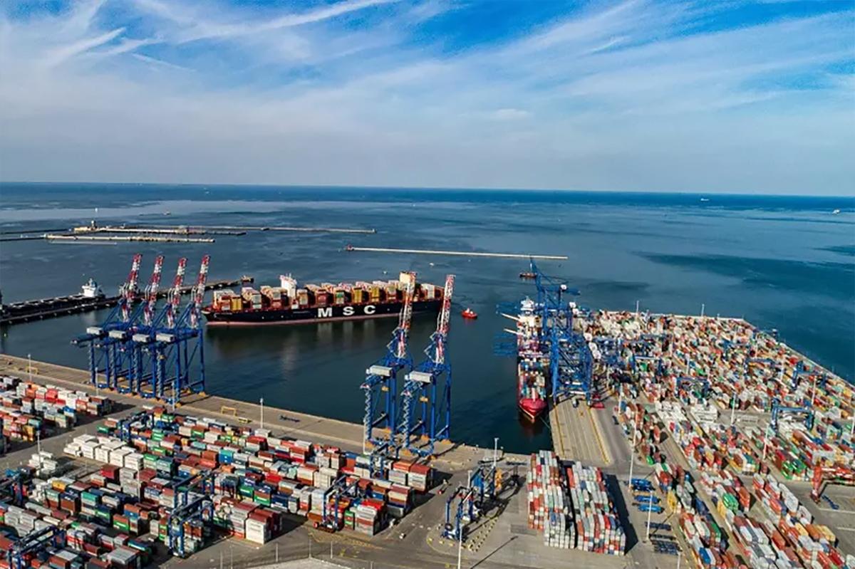 Порт в Польше оказался в опасности из-за «бомб замедленного действия»