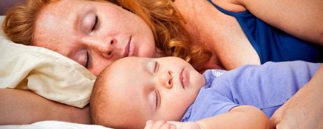Психотерапевт Крашкина не рекомендует матери и ребенку спать в одной кровати