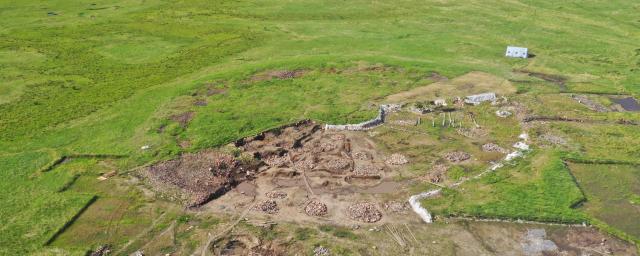 На раскопках древнего кургана в Тыве найдены неожиданные артефакты