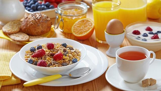 Диетолог Круглова рассказала, каким должен быть идеальный завтрак