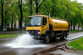 Коммунальные службы Магадана продолжают уборку и благоустройство города
