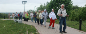 Долголеты из Пущина приняли участие в марафоне скандинавской ходьбы