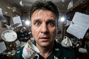 Сироты как бизнес? Вся правда о громком изгнании Тимура Кизякова с Первого канала