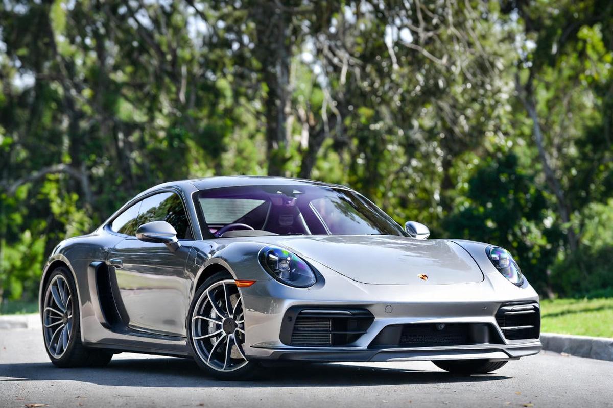 Продажи европейских люксовых авто в России выросли на фоне спада рынка