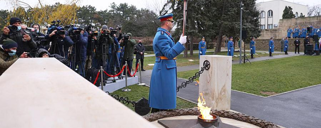 В Белграде задержали вандалов, осквернивших монумент «Вечный огонь»