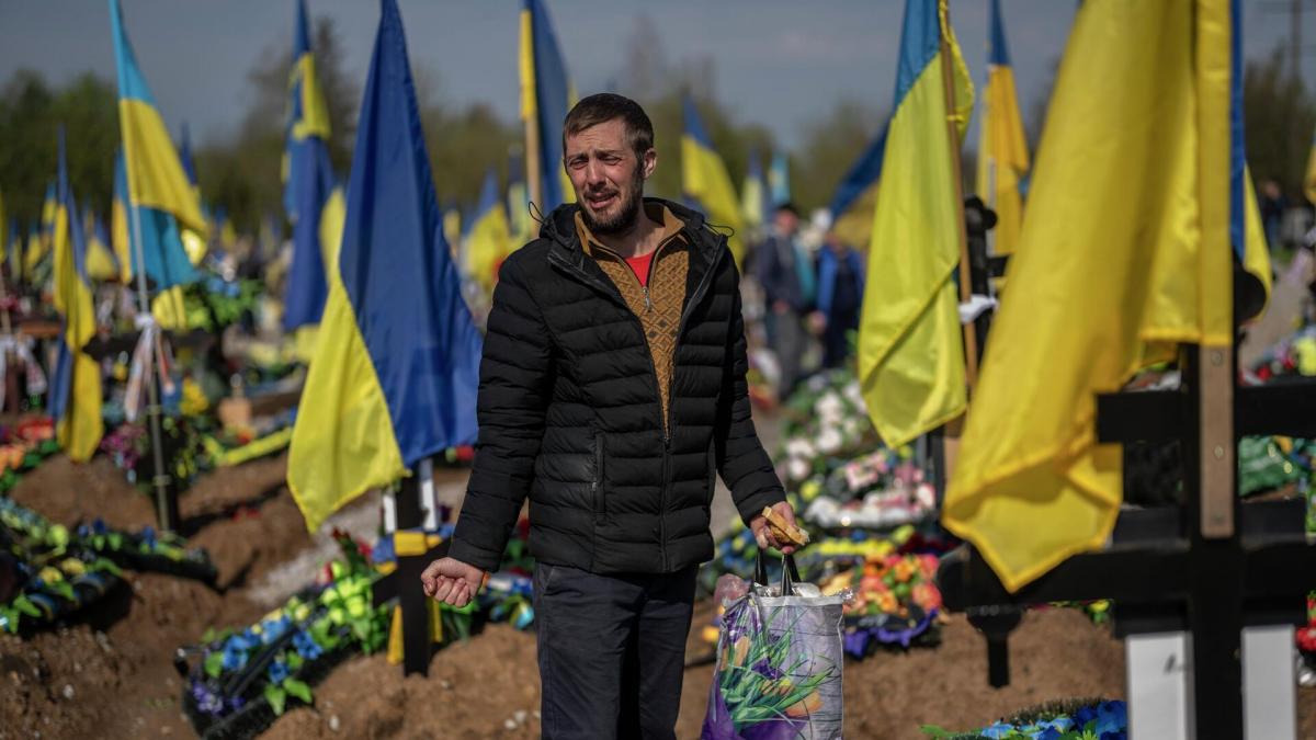 Нет больше сил ждать и терпеть: жители Украины требуют демобилизации военных