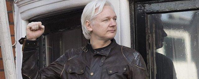 Wikileaks получила переписку Клинтон от Госдепа США