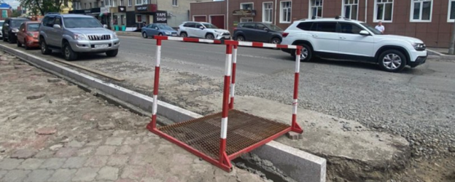 В Томске на ремонтируемой улице Гагарина появились временные пешеходные «мостики»