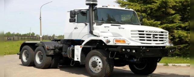 В сети показали первые фото нового капотного грузовика КамАЗ