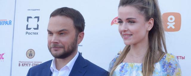 Актёр Андрей Чадов прокомментировал слухи о свадьбе с Анастасией Виноградовой