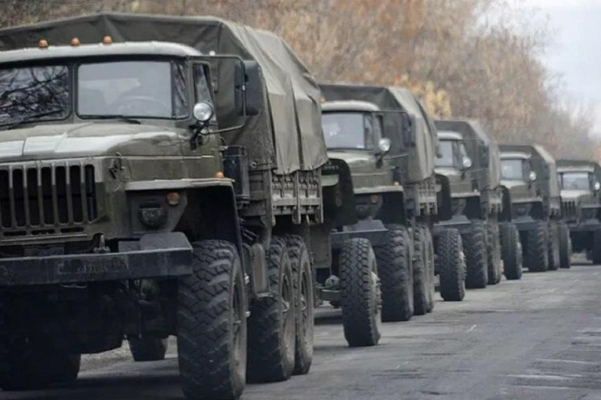 В Свердловской области замечена колонна военной техники