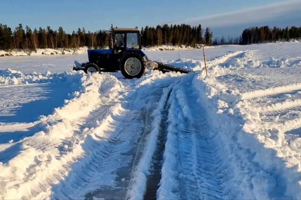 Стало известно, зачем ямальские спасатели пилят ромбы на реке