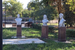 В Луганске к июлю планируют завершить реконструкцию сквера Героев ВОВ