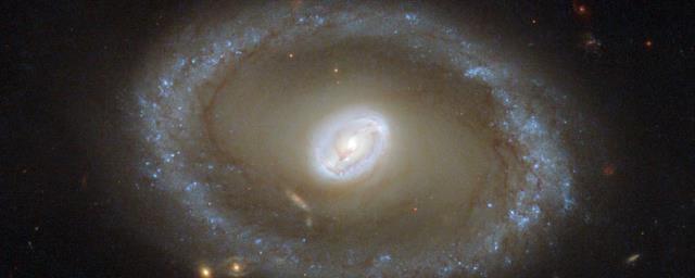 Астрономы NASA обнаружили уникальную «пульсирующую» галактику