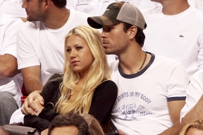 44-летняя теннисистка Анна Курникова подарит Энрике Иглесиасу четвертого ребенка