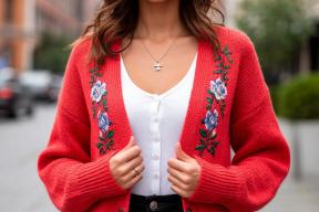 Эксперт по стилю поделилась рекомендациями по подбору модного кардигана