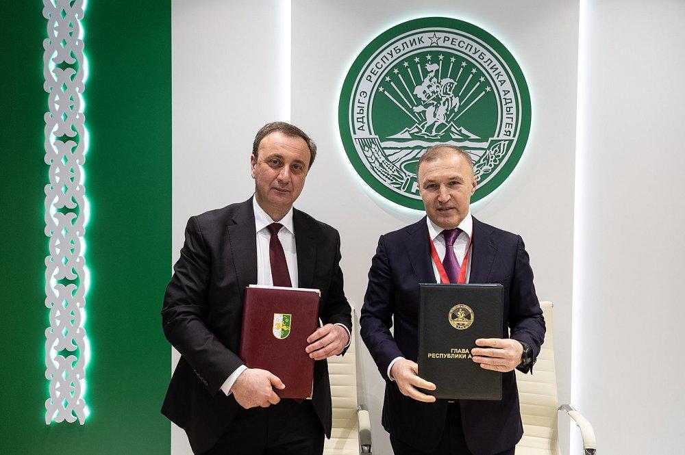 Адыгея и Абхазия стали партнерами: Мурат Кумпилов подписал соглашение о совместных проектах