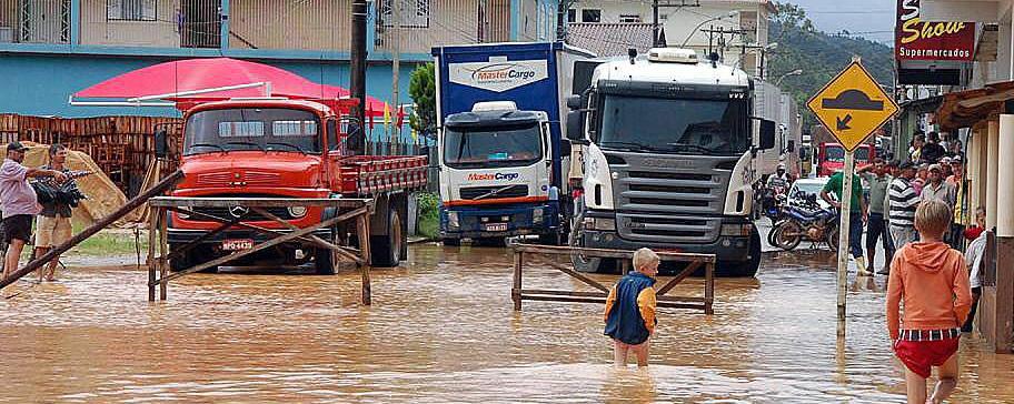 СМИ: 23 человека стали жертвами дождей и оползней в Бразилии