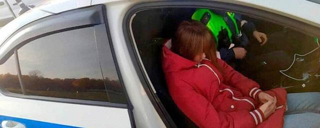 В Чебоксарах женщина с ножом набросилась на водителя автобуса, ранив его в шею