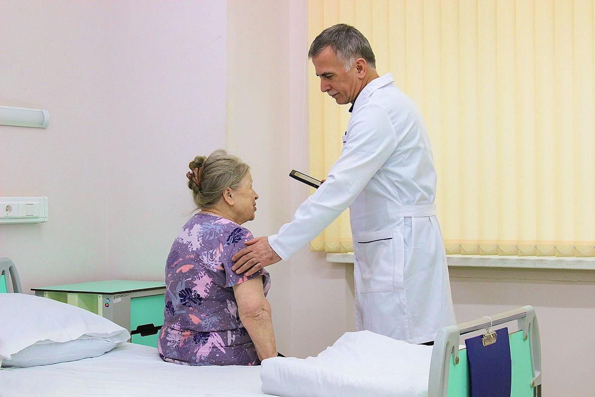 Москвичам с болезнями сердца и сосудов стала доступна инновационная помощь в формате «одного дня»