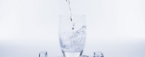 Эндокринолог Павлова назвала употребление воды самым простом способом уменьшить стресс