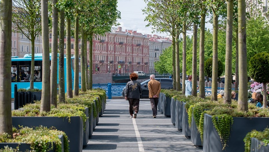 Сад Мариинского дворца. Парк Мариинского дворца в Санкт-Петербурге.