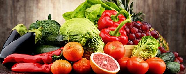Нутрициолог Деккер рекомендовала съедать ежедневно полкило овощей и фруктов для поддержания здоровья