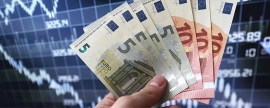Курс евро опустился до 77 рублей впервые с июня 2020 года