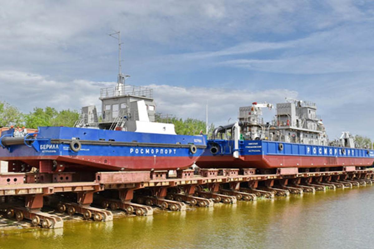 Появившееся в астраханском порту судно «Берилл» будет помогать земснарядам в дноуглубительных работах