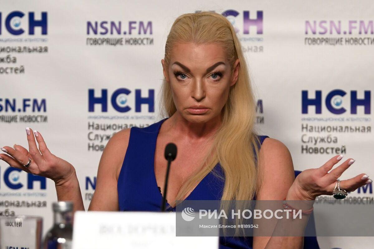 Анастасия Волочкова рассказала, почему нецензурно выразилась в аэропорту
