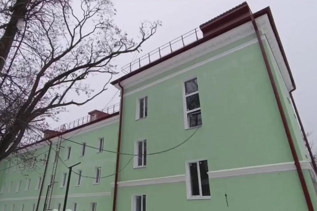 Строители из Подмосковья восстанавливают дом-интернат в Мариуполе