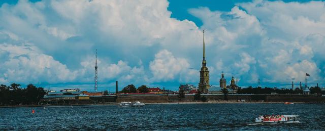 Названы Топ-10 российских городов для романтических осенних выходных