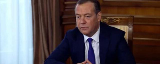 Медведев заявил, что Россия выпускает достойные виды вооружений и военной техники