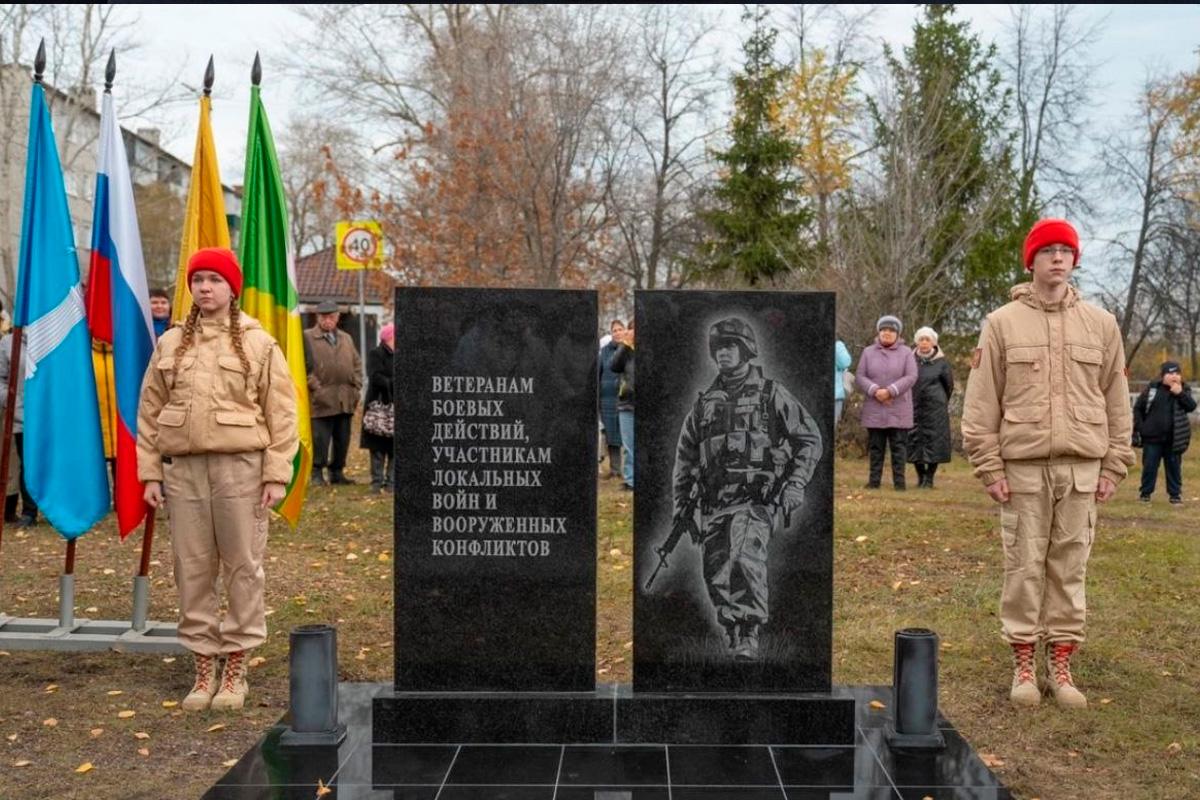 Власти рассказали, кто создал мемориал с бойцом в форме НАТО под Ульяновском